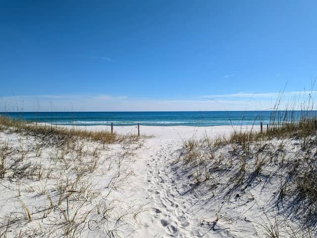 Highway 399 FREE public beach access - Image 1