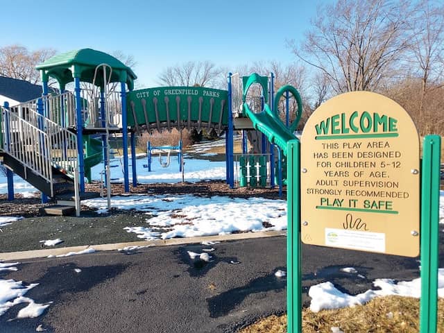 Falcon View Park - Image 1