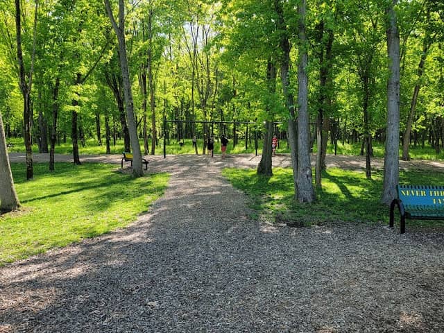 Stieren Park - Image 1