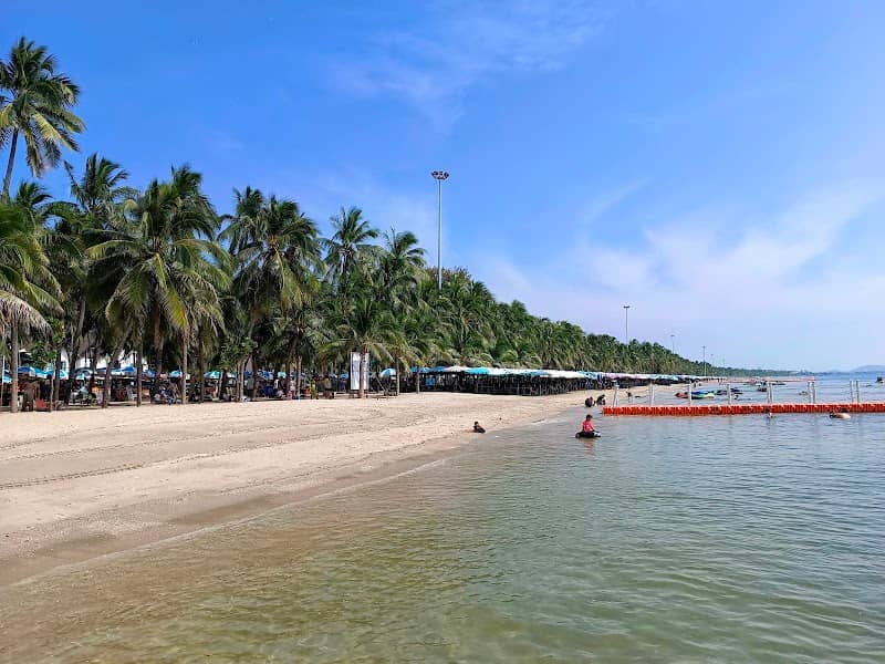 Bangsaen beach - Image 1