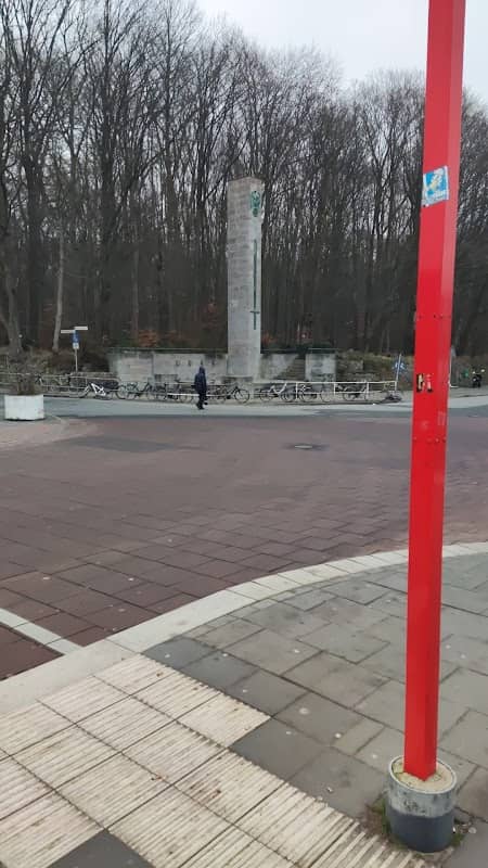 Kriegerdenkmal am Pinneberger Bahnhof - Image 3