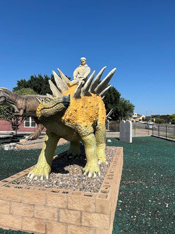 Dinosaur Photo Park - Image 2
