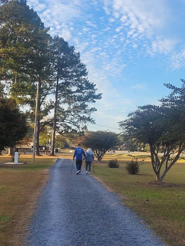 Pinecrest Veterans Memorial Park - Image 1
