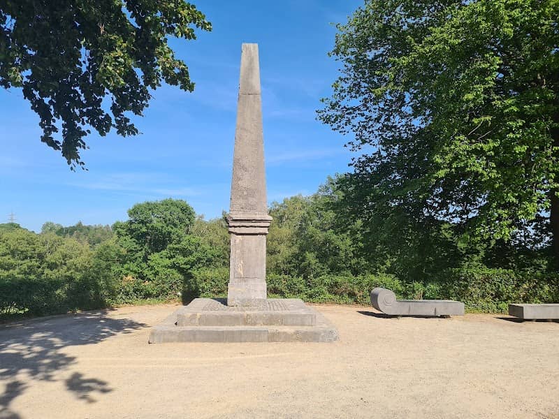 Obelisk Blauer Stein - Image 1