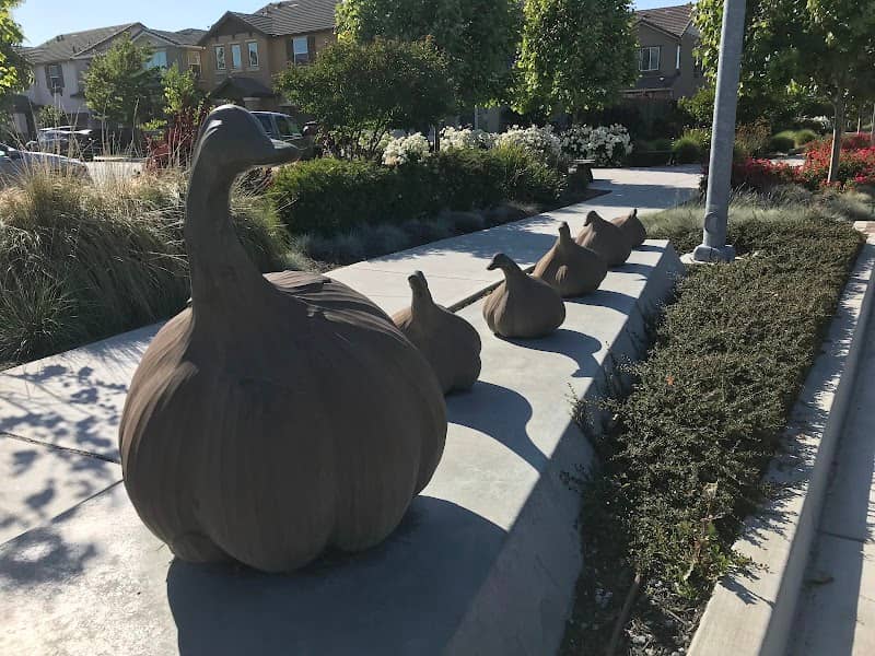 Gaggle of Garlic Geese - Image 1
