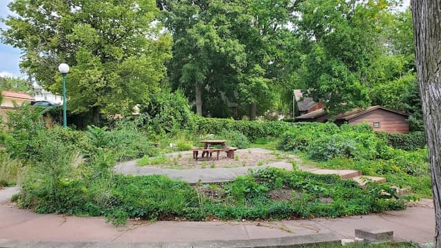 Lions Park - Image 2