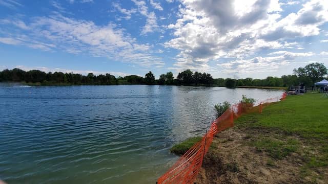 Kelly Lake Park - Image 1