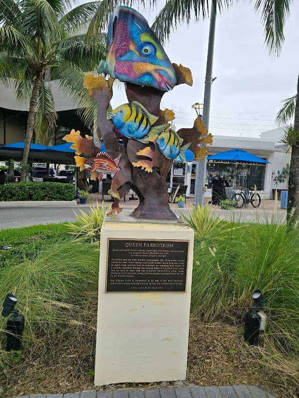 Queen Parrotfish Sculpture - Image 3