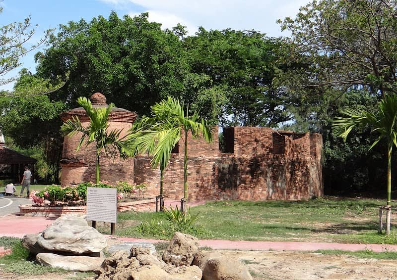 ᐅ The Old Fort and Wall at Chachoengsao (097) - Image 2