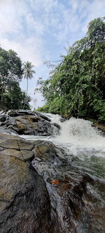 Meenara Thodu Waterfalls - Image 1