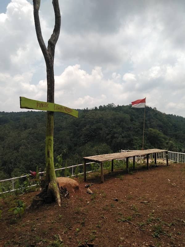 Puncak Leuwih Manggu - Image 1
