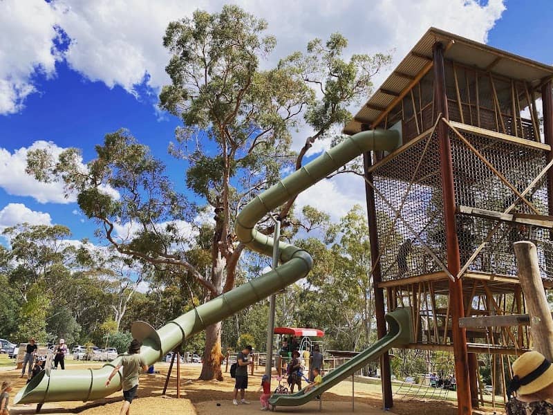 Oatley Park - Image 1