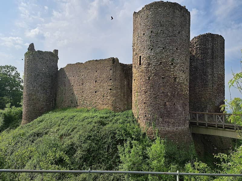 White Castle - Image 1