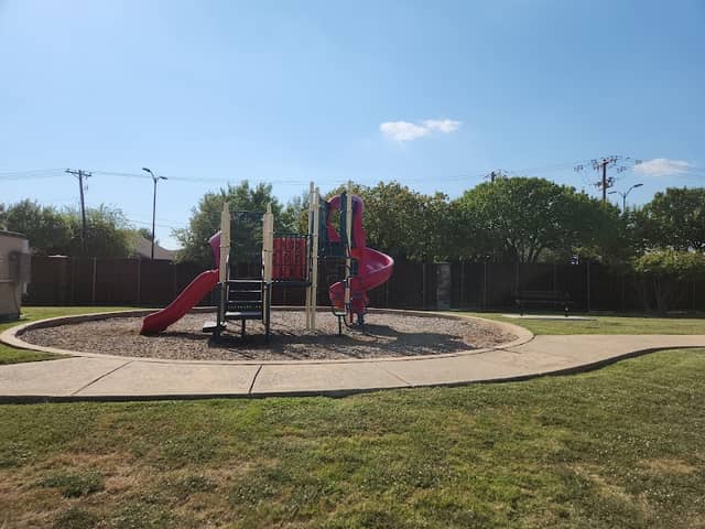Marina Vista Park & Pool - Image 1