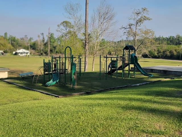 Jennings Park - Image 1