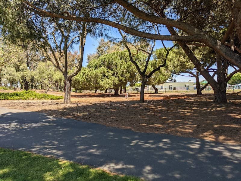 Mirabeau Park - Image 2