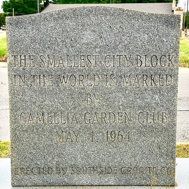World's Smallest City Block - Image 2