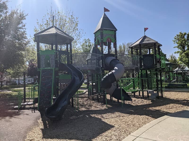 Garin Park - Image 1