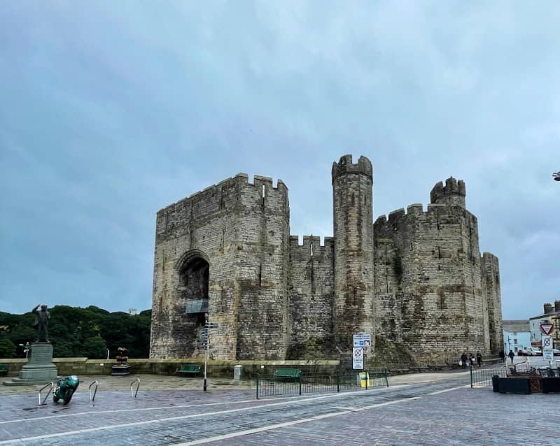 Caernarfon Town Walls - Image 1