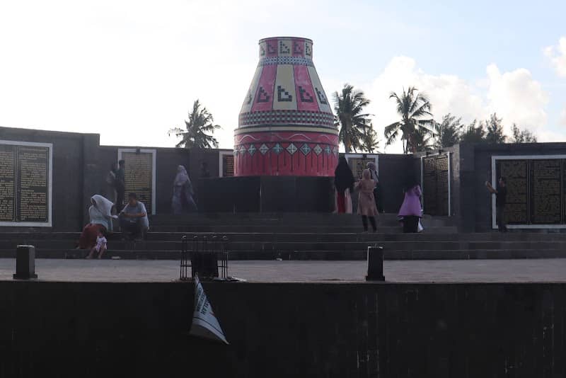 Monumen Kupiah Meukeutop - Image 1