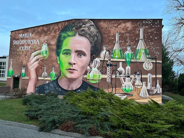 Mural Maria Skłodowska-Curie - Image 1