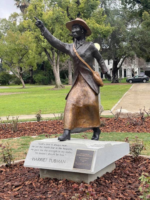 Statue of Harriet Tubman - Image 2