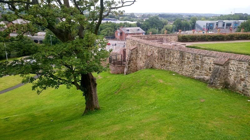 Lisburn Castle Gardens - Image 1