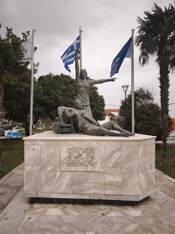 Statue - Image 1