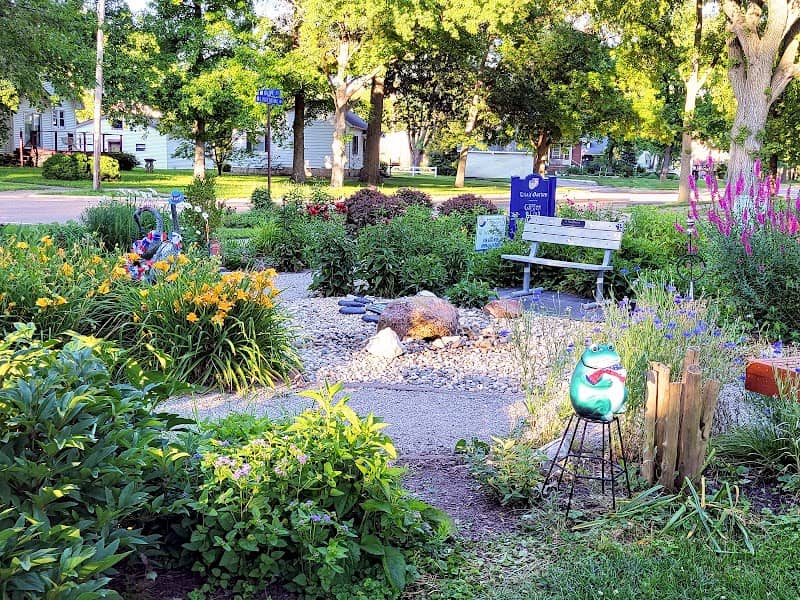 Lila's Garden - Image 2