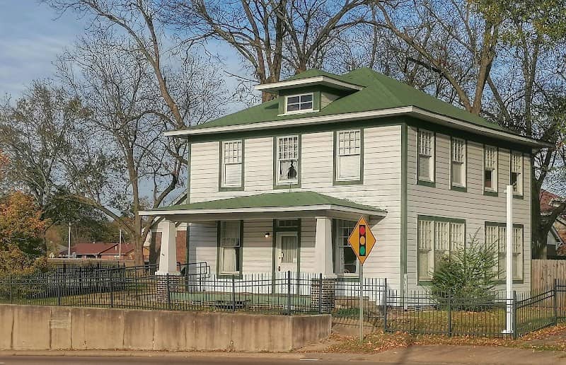 President William Jefferson Clinton Birthplace Home National Historic Site - Image 1
