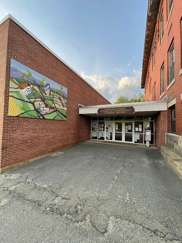 Burklyn Birds Mural - Image 1