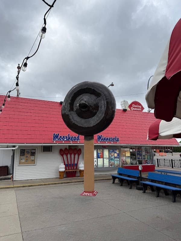World's Largest Dilly Bar - Image 1