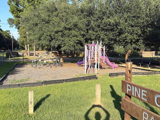 Pine Circle Park - Image 1