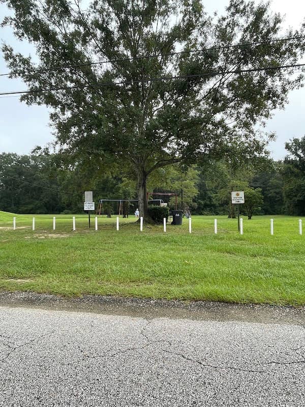 Robinette Park - Image 2