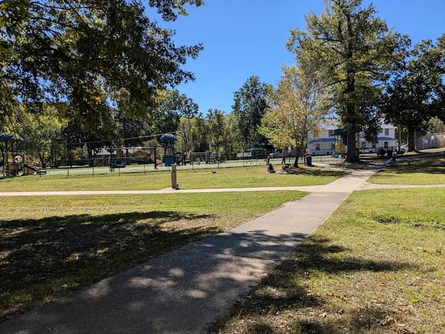 Spring Park - Image 1