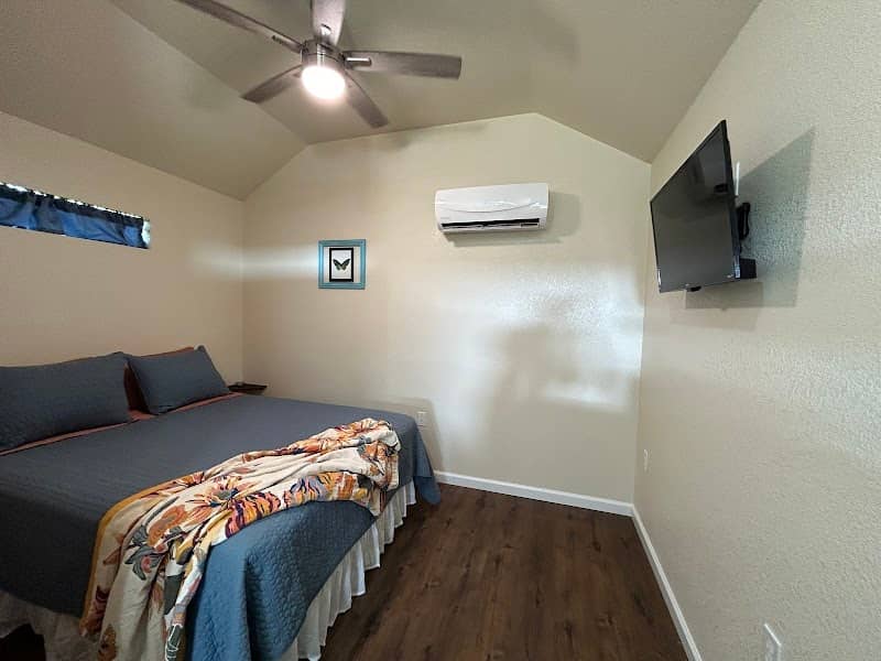 Creeks Edge Cottages - Image 1