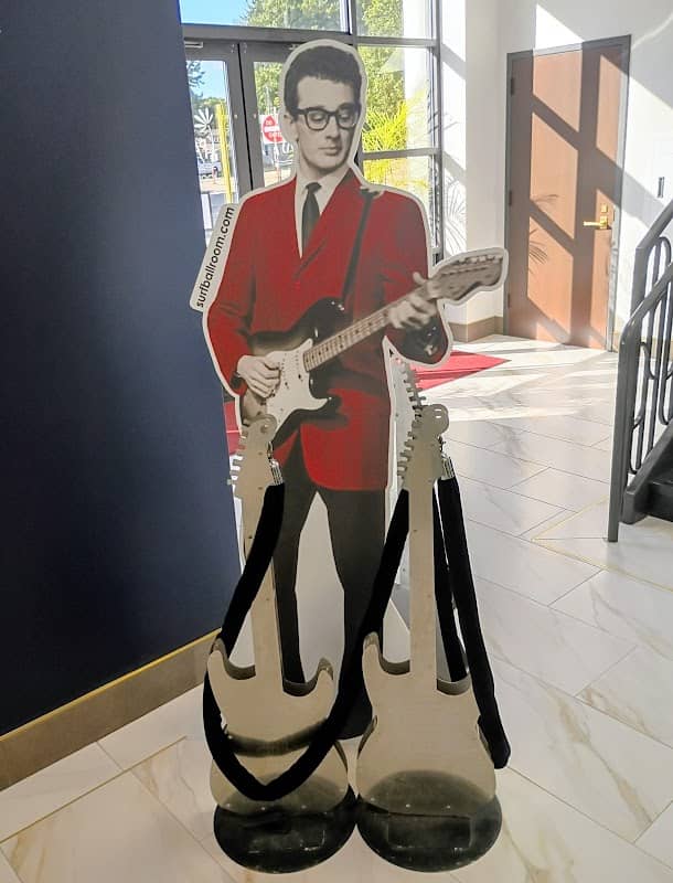 Rock & Roll Monument - Image 2