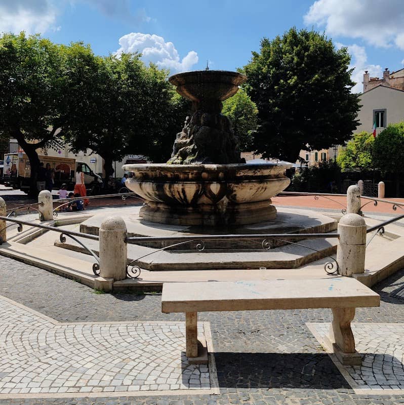 Fontana di Piazza Cavour - Image 1