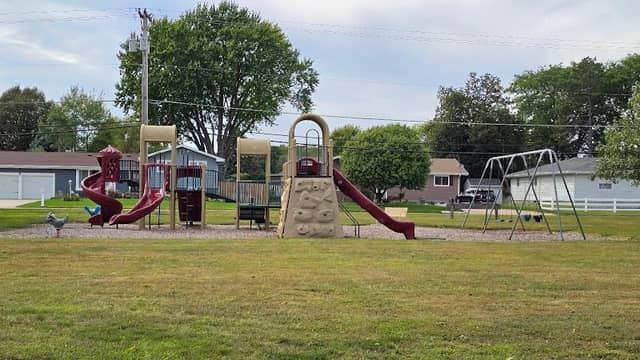 Airport Park - Image 1