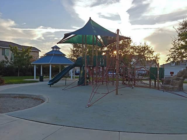 Ehrhardt Oaks Park - Image 2