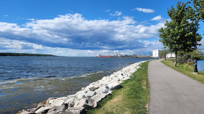Bayview Park - Image 1
