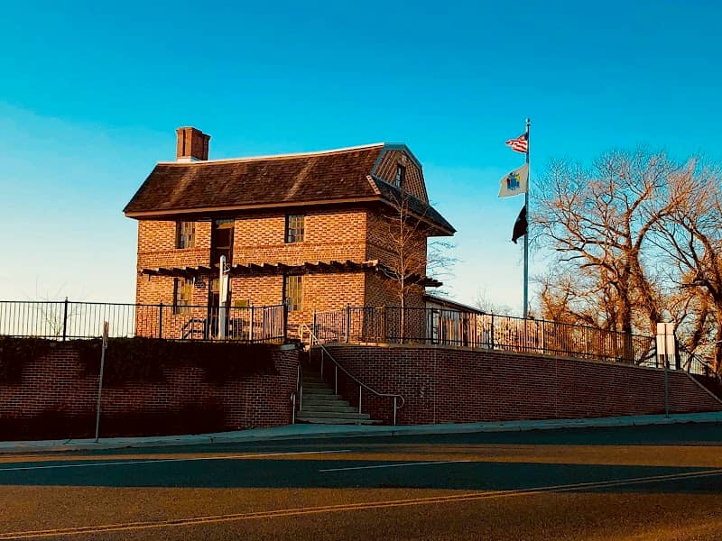 Somers Mansion - Image 1
