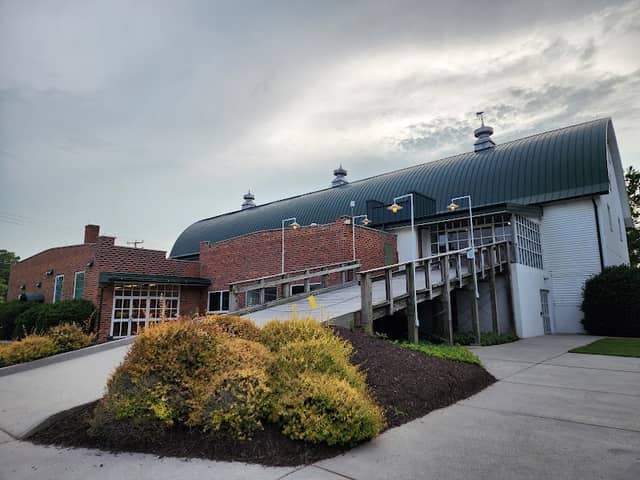 Yoder Barn Theatre - Image 2
