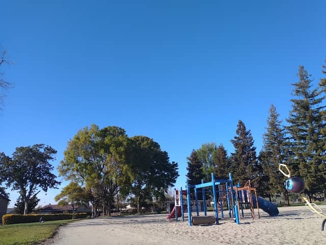 Sinnott Park - Image 1