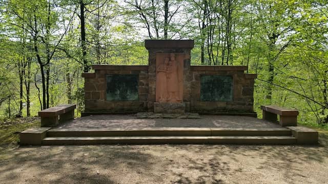 Kriegerehrenmal - Image 2