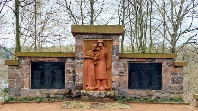 Kriegerehrenmal - Image 1