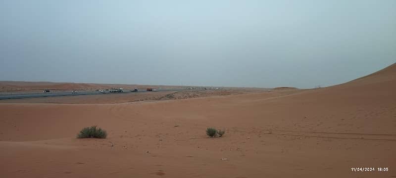 A casual stop - Image 1