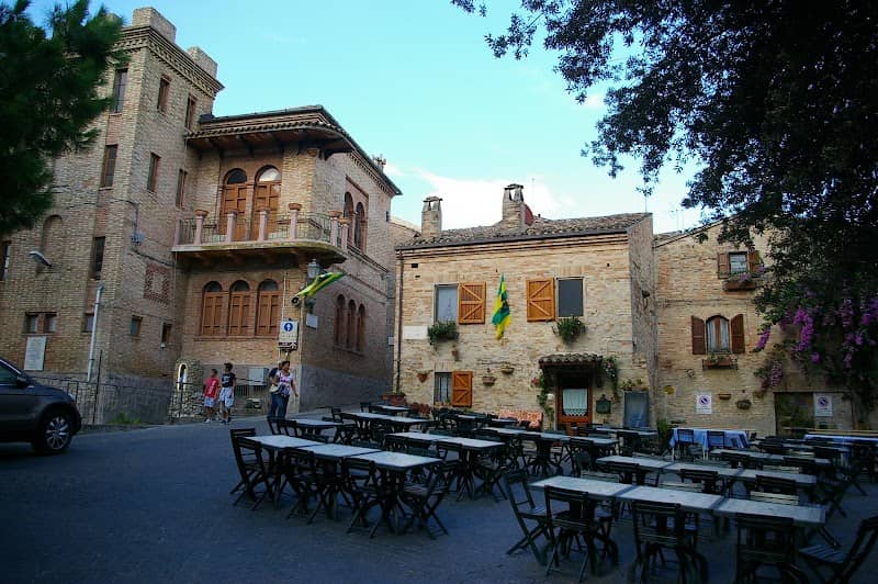 Passeggiata nel Borgo - Image 1
