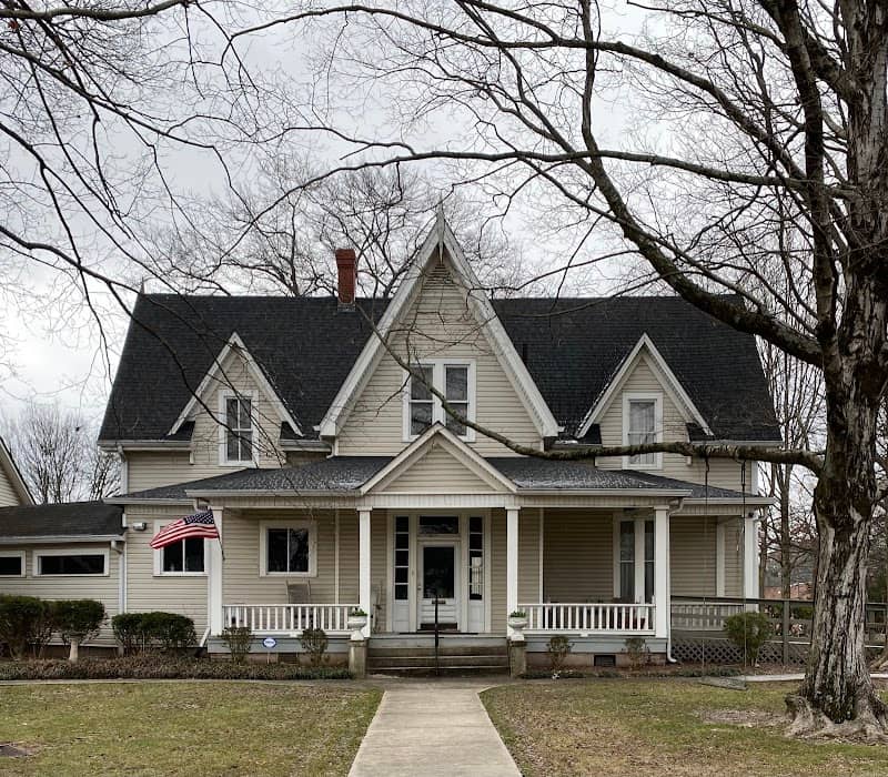 The Huff House - Image 1