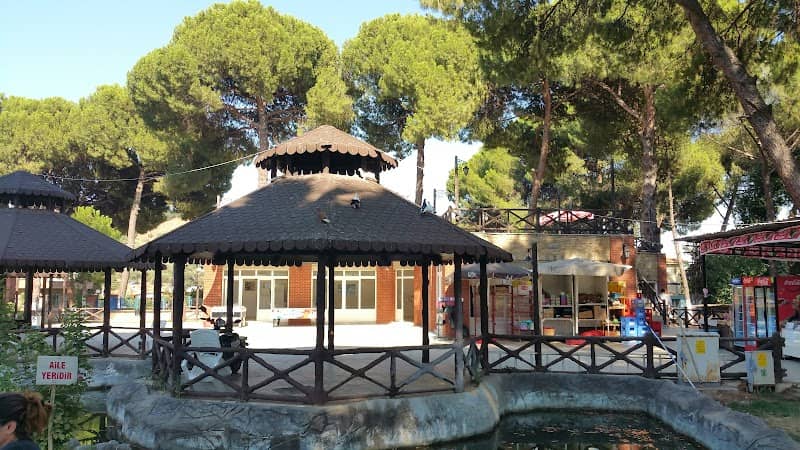 Hüsnü Kutsal Parkı - Image 1